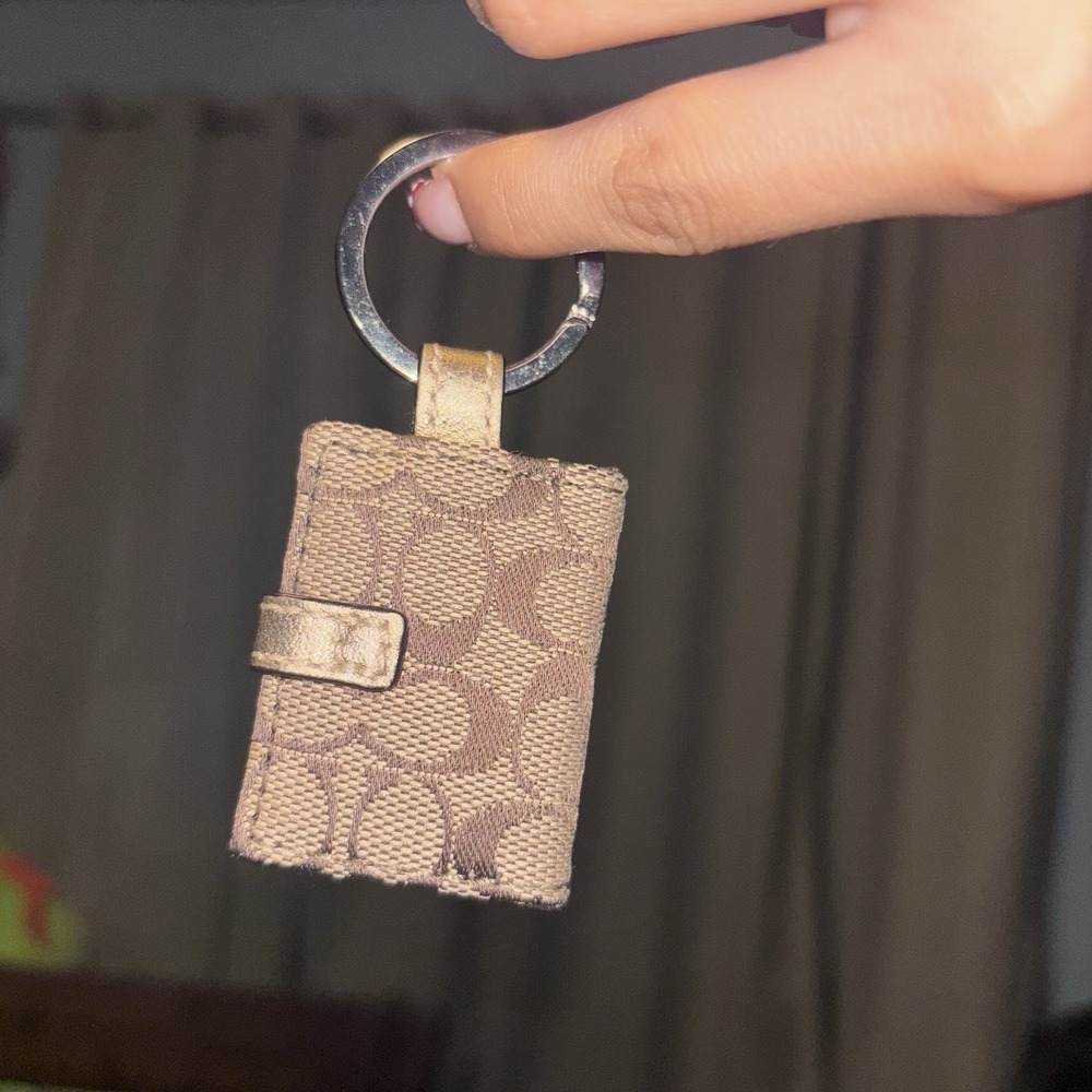 Coach Beige Gold Vtg Signature Leather Photo Frame Holder Keychain Purse Charm - Picture 2 of 3